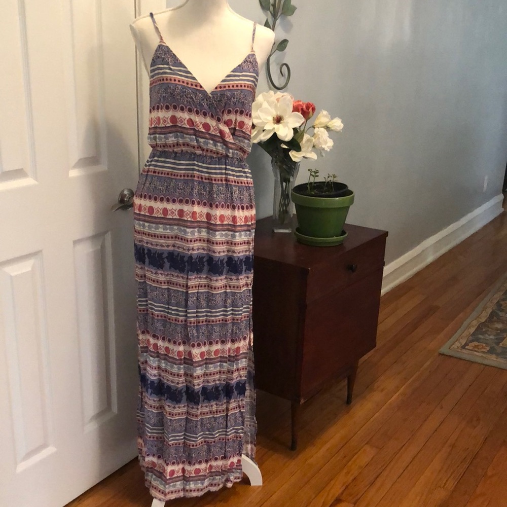 NWT One Clothing Women's V Neck Maxi Dress Floral Print Spaghetti Strap Size M